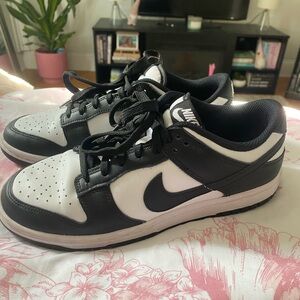 Nike Wmns Dunk Low “Black White” (Pandas)